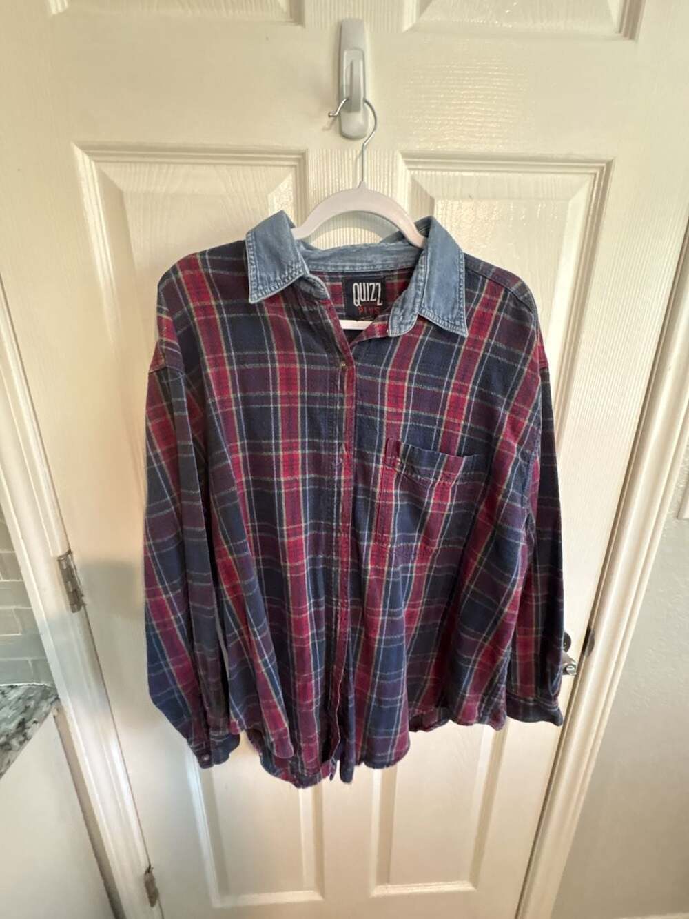 Quizz Plus Vintage Plaid Flannel Button Down Shirt with Denim Collar